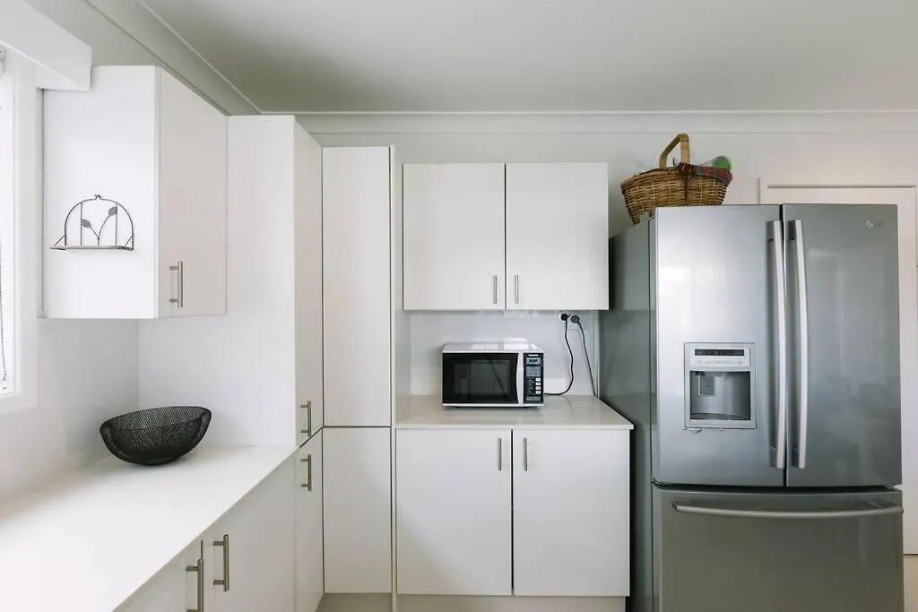 Miami'S Family Getaway Sleeps 10, Pool, Patio, Walk To North Burleigh Beach & Shops Gold Coast 0*,