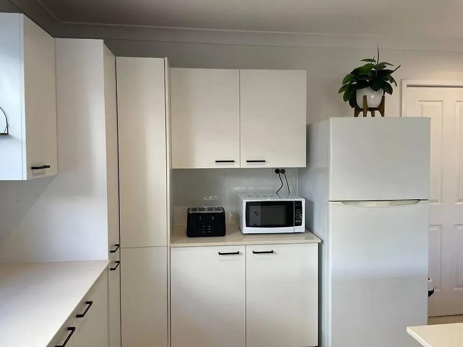 Miami'S Family Getaway Sleeps 10, Pool, Patio, Walk To North Burleigh Beach & Shops Gold Coast Apartman
